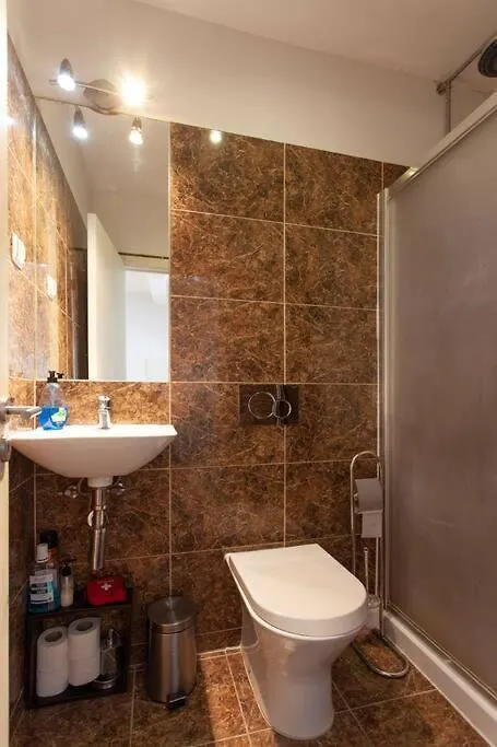 Alfama III - French Balcony And Smart Check-In Apartment Lisbon