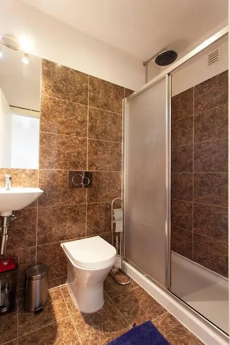 Alfama III - French Balcony And Smart Check-In Apartment Lisbon Portugal