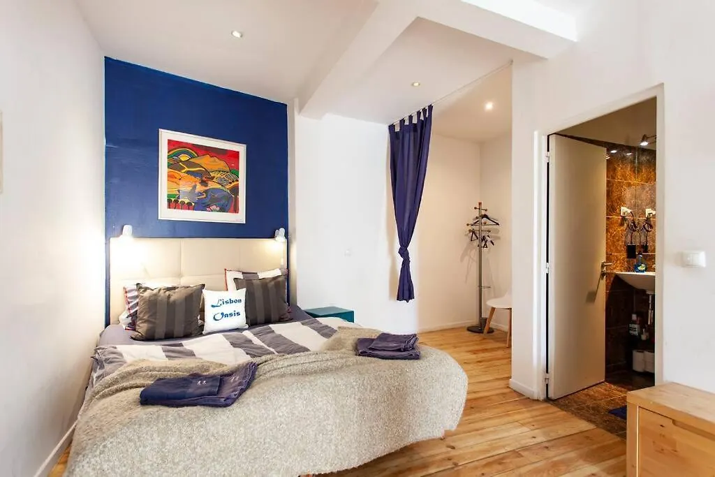 Alfama III - French Balcony And Smart Check-In Apartment Lisbon
