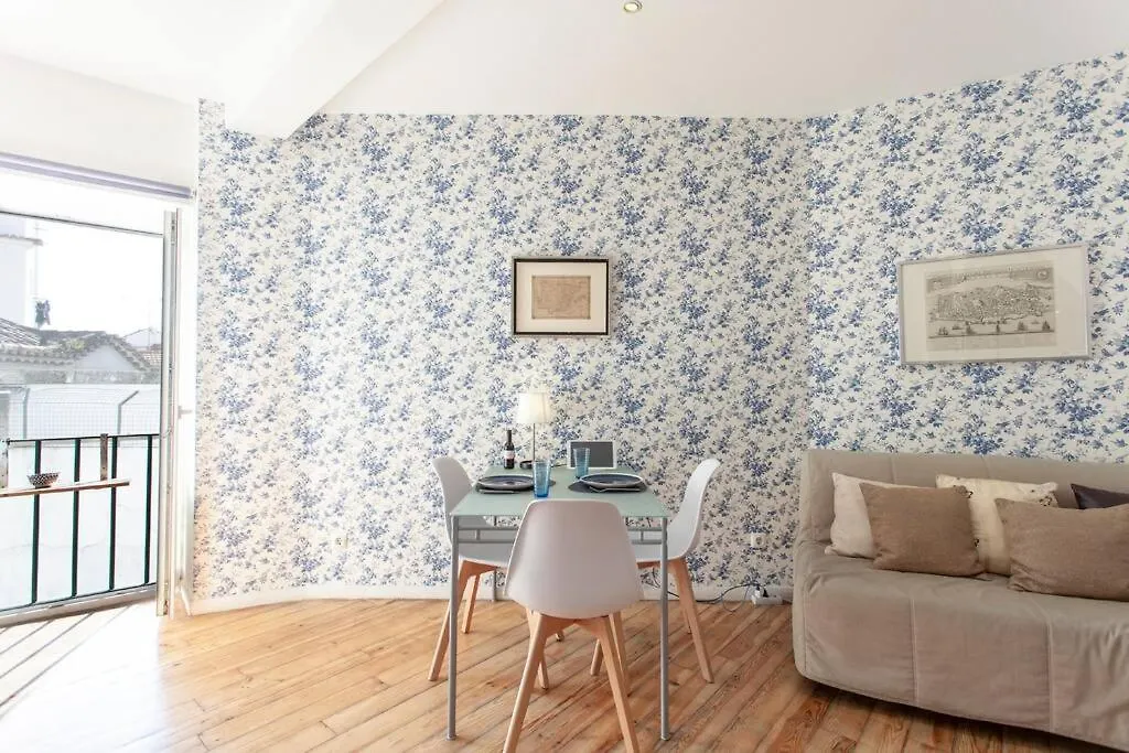 Alfama III - French Balcony And Smart Check-In Apartment Lisbon